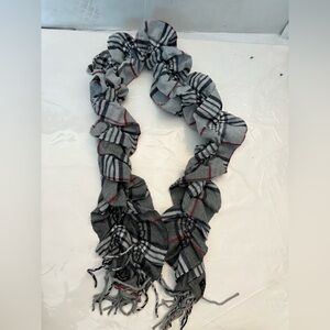 Fraas Checkered Scarf in Gray and Red